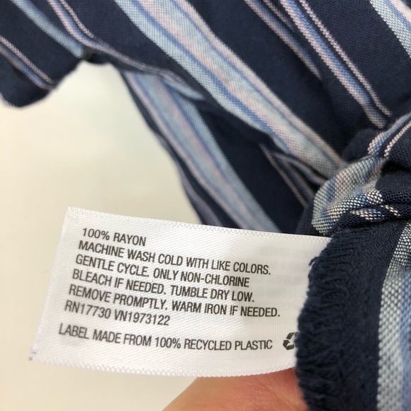 Universal Thread Front Tie Button Down Crop Top Sz S - Picture 8 of 8